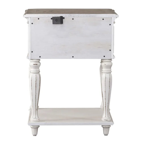 Table de chevet à pieds ouverts blanc antique avec étagère inférieure et quincaillerie en étain