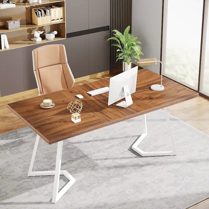 Bureau moderne en faux marbre avec cadre en métal doré blanc